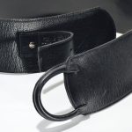 brede zwarte riem